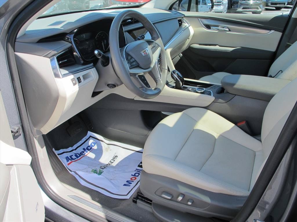 Used 2021 Cadillac XT5 Premium Luxury FWD image 9