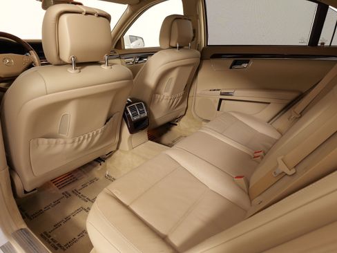 Used 2013 Mercedes-Benz S 550 4MATIC image 39