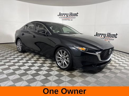 Used 2019 MAZDA MAZDA3 AWD Sedan w/ Preferred Package image 4