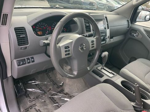 Used 2017 Nissan Frontier SV image 12