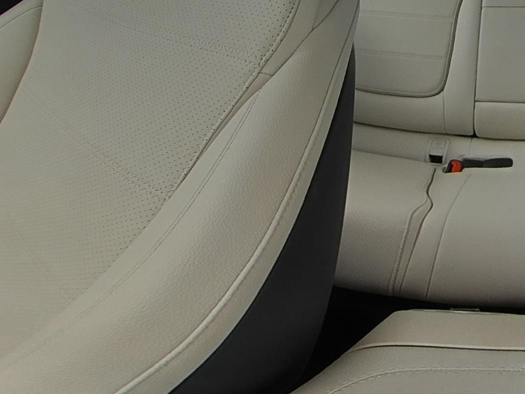 Used 2023 Mercedes-Benz C 300 Sedan w/ Exclusive Trim Package image 12