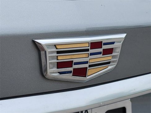 Used 2024 Cadillac XT6 Premium Luxury image 11