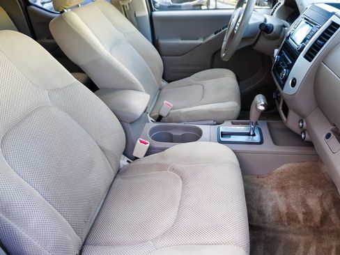 Used 2016 Nissan Frontier SV image 22