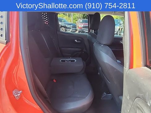 Used 2018 Jeep Renegade Altitude w/ Popular Equipment Group FWD image 30
