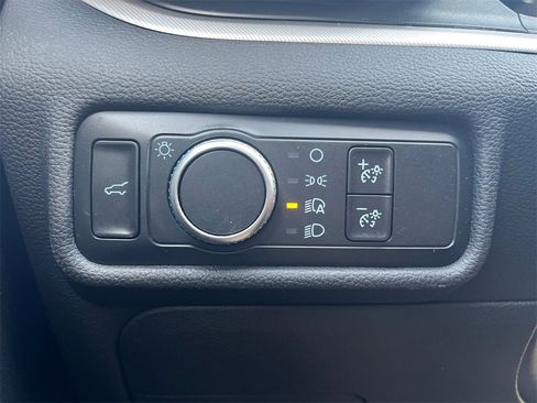 Used 2020 Ford Explorer XLT image 31