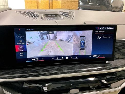 Used 2025 BMW X7 M60i AWD/4WD image 14