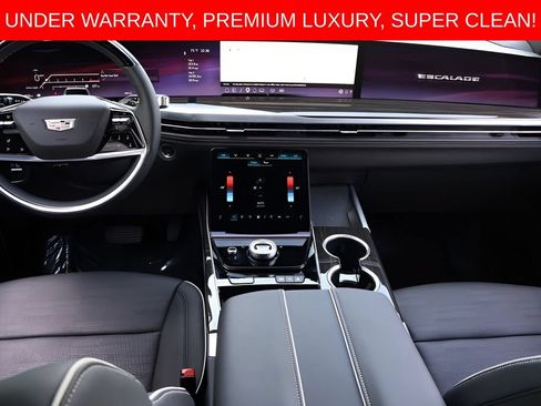 Used 2025 Cadillac Escalade Premium Luxury AWD/4WD image 14