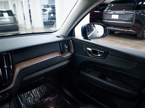 Used 2023 Volvo XC60 B5 Plus w/ Protection Package Premier image 11