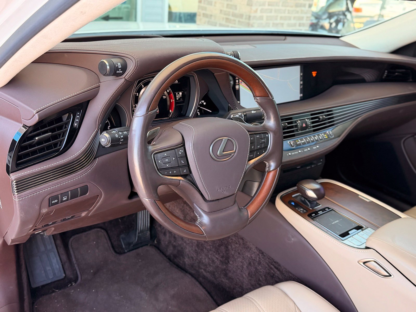 Used 2020 Lexus LS 500 w/ Interior Upgrade Package RWD image 32