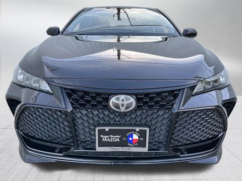 Used 2019 Toyota Avalon XSE FWD image 2