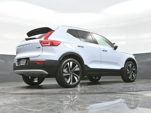 Used 2024 Volvo XC40 B5 Ultimate image 19