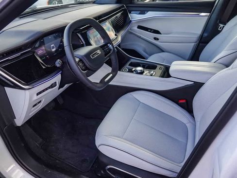 Used 2025 Jeep Wagoneer S Limited image 15