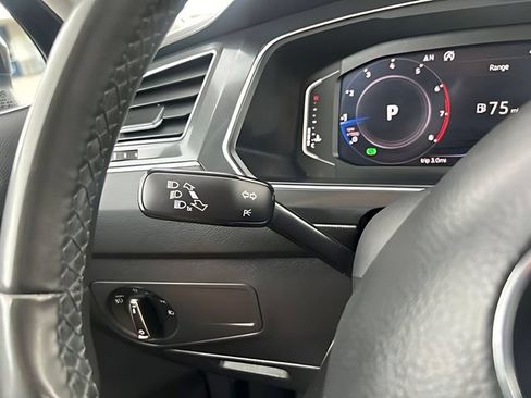 Used 2020 Volkswagen Tiguan SEL AWD/4WD image 29