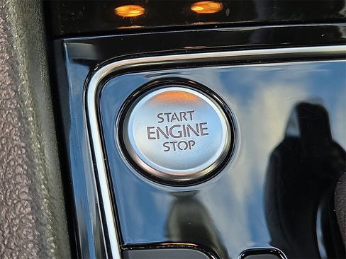 Used 2019 Volkswagen Passat 2.0T SE R-Line image 25