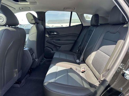 New 2026 Chevrolet Trax LT w/ Sunroof Package FWD image 21