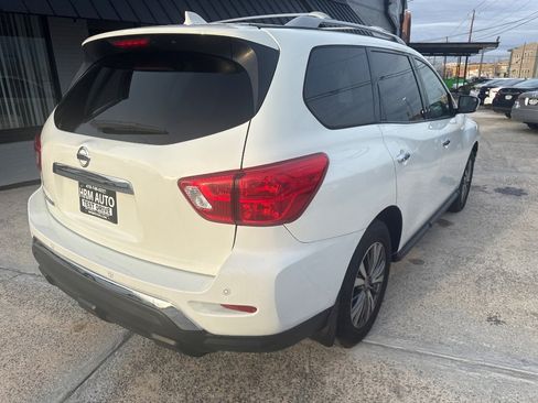 Used 2020 Nissan Pathfinder S image 4