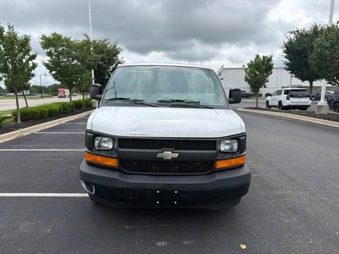 Used 2013 Chevrolet Express 3500 Extended RWD image 2