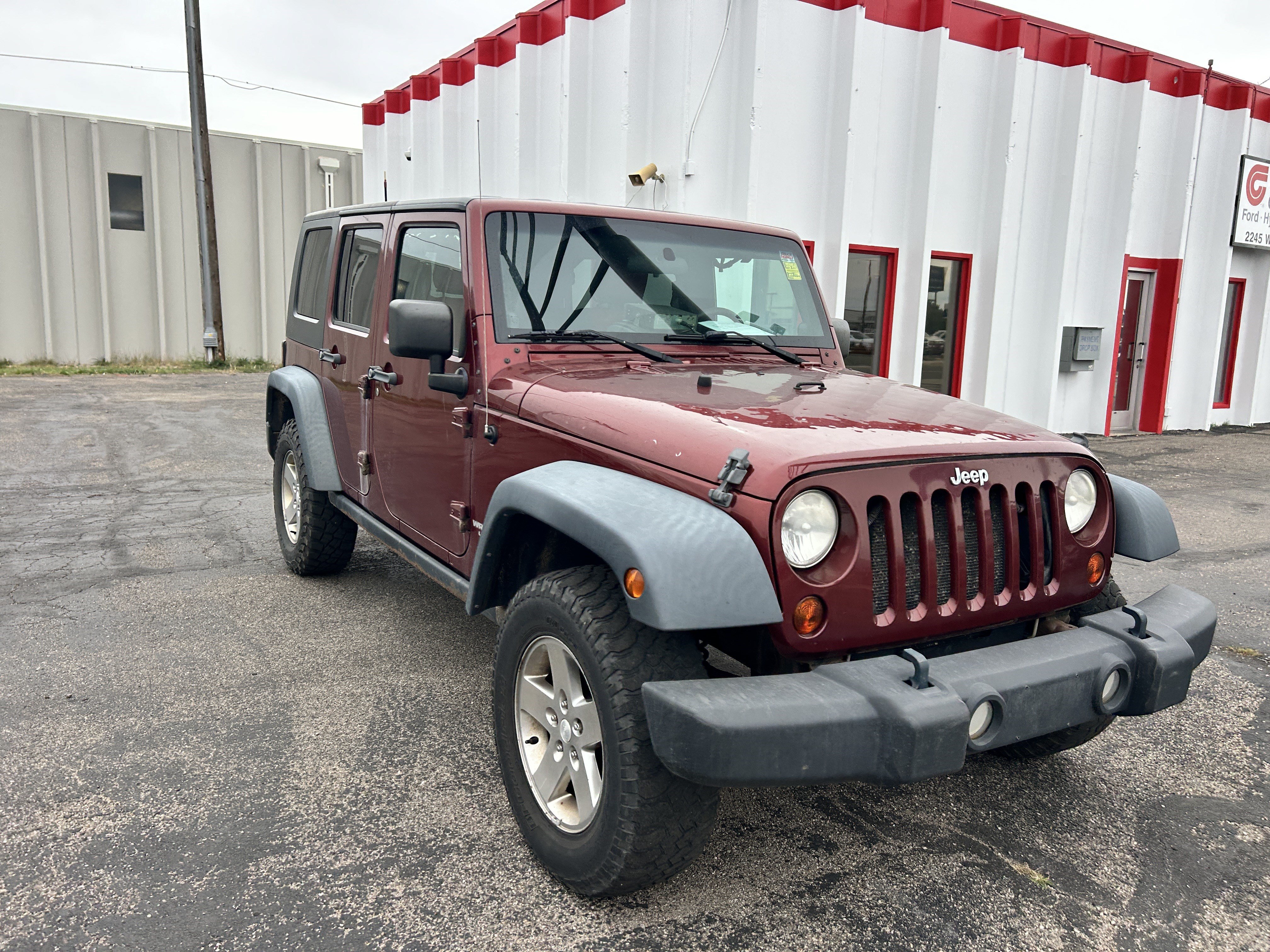 Used 2010 Jeep Wrangler Unlimited Rubicon AWD/4WD image 7
