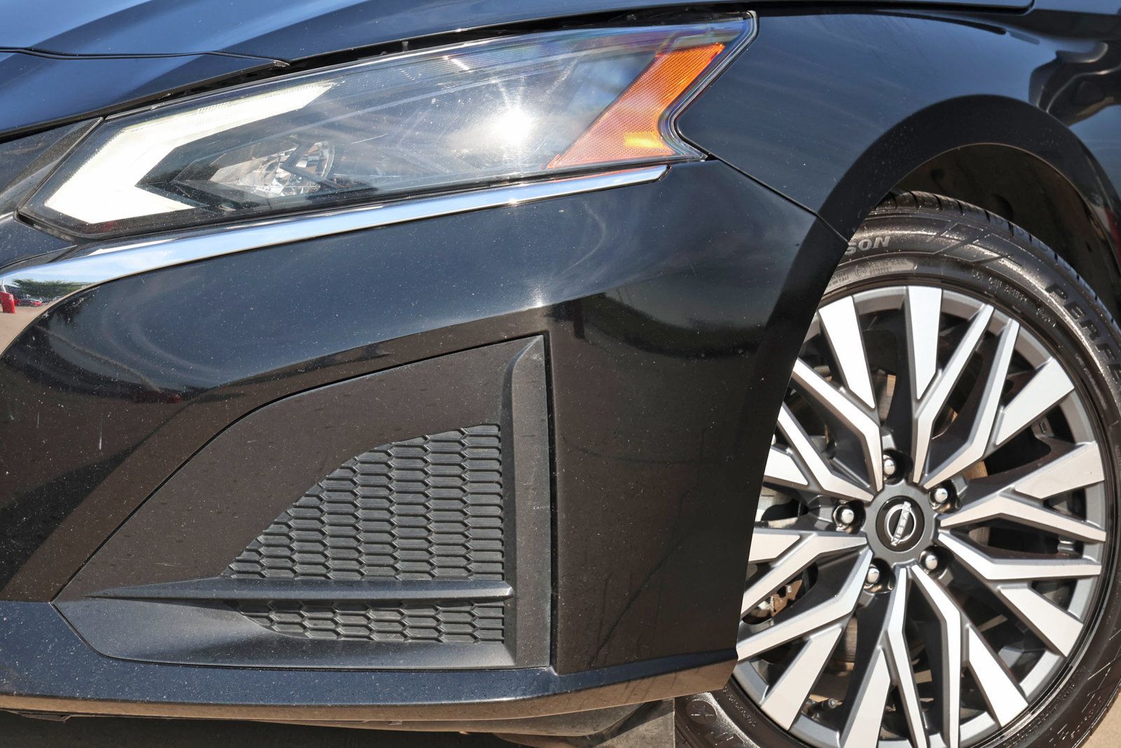 Used 2024 Nissan Altima 2.5 SV FWD image 10