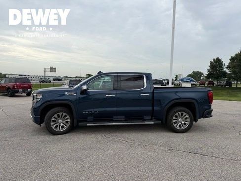 Used 2022 GMC Sierra 1500 Denali w/ Technology Package AWD/4WD image 8