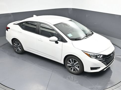 Used 2025 Nissan Versa SV w/ Trunk Package FWD image 29