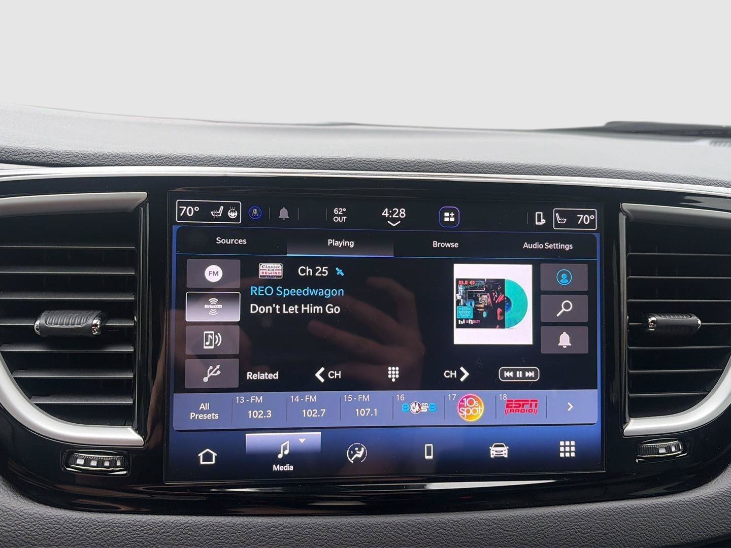 Used 2026 Chrysler Pacifica Select FWD image 17