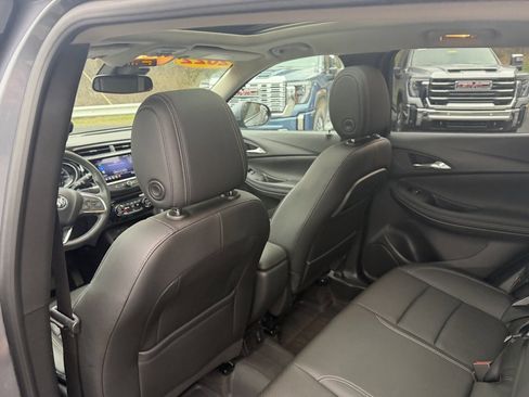 Used 2022 Buick Encore GX Essence w/ Experience Buick Package image 15