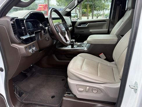 Used 2023 GMC Sierra 1500 SLT w/ SLT Premium Plus Package AWD/4WD image 17
