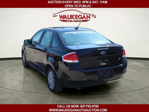 Used 2009 Ford Focus SE FWD image 4