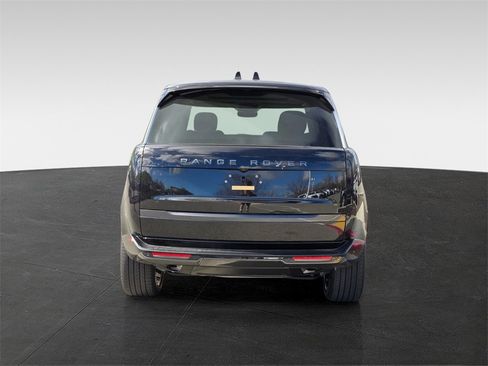 New 2026 Land Rover Range Rover SE image 5