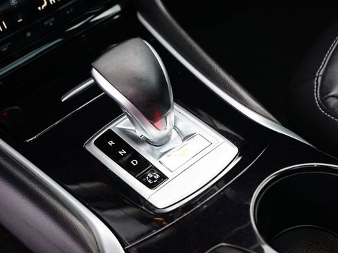 Used 2018 INFINITI QX30 Premium w/ Technology Package image 18