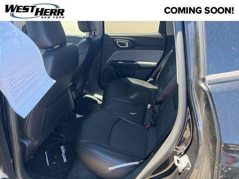 Used 2022 Jeep Compass Latitude w/ Convenience Group AWD/4WD image 16