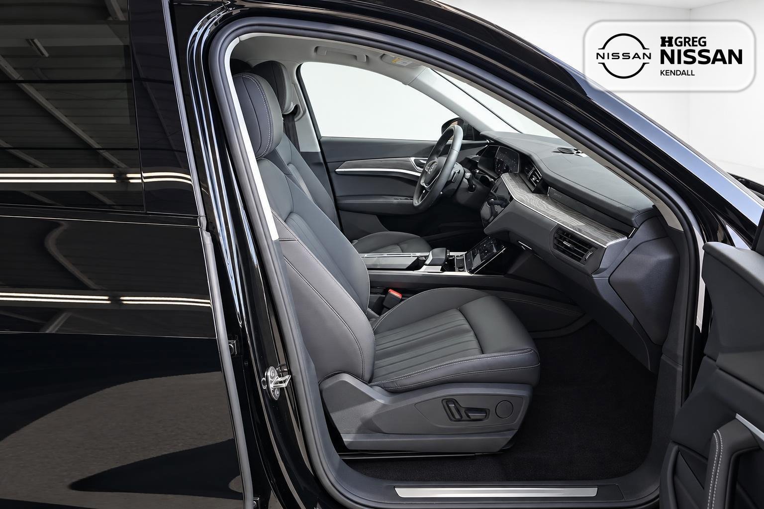Used 2024 Audi Q8 e-tron Premium AWD/4WD image 11