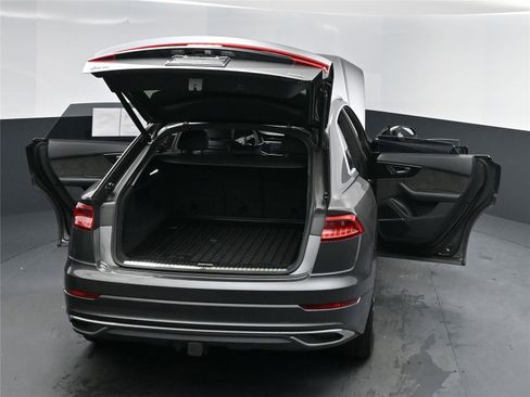 Used 2019 Audi Q8 Prestige w/ Luxury Package image 16