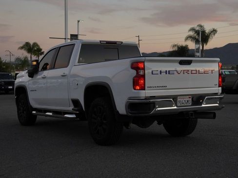 Used 2022 Chevrolet Silverado 2500 LT w/ Convenience Package image 6