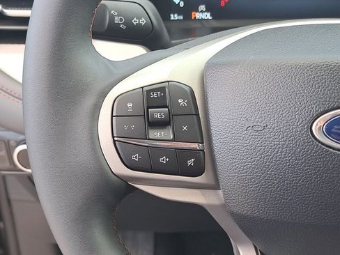 New 2026 Ford Explorer Active RWD image 26