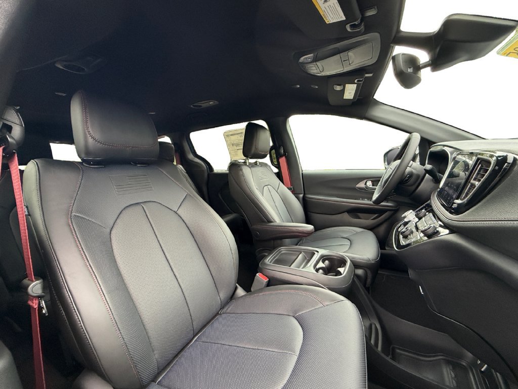 New 2027 Chrysler Pacifica Select AWD/4WD image 23