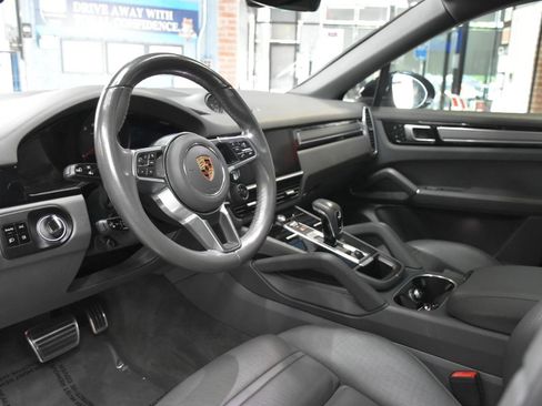 Used 2020 Porsche Cayenne S w/ Premium Package AWD/4WD image 35