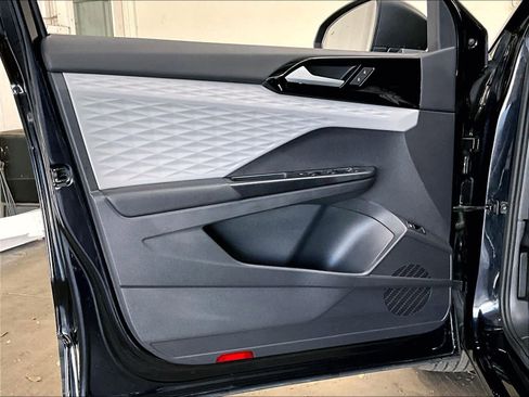 Used 2022 Volkswagen Taos S w/ IQ Drive S Package image 25