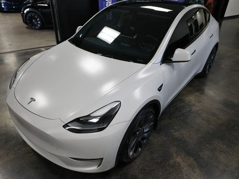 Used 2021 Tesla Model Y Performance image 10