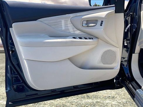 Used 2018 Nissan Murano Platinum w/ Cargo Package FWD image 20