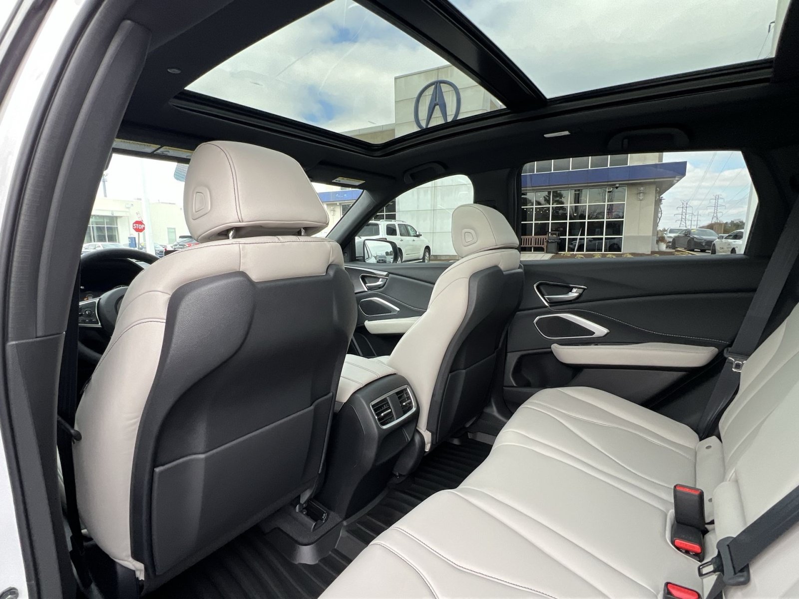 Used 2026 Acura RDX SH-AWD image 23