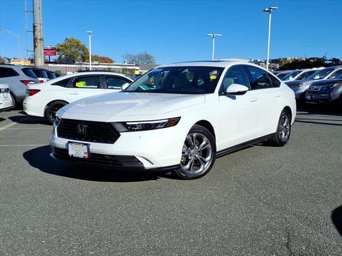 Certified 2025 Honda Accord EX-L image 1