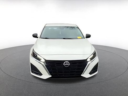 Used 2025 Nissan Altima 2.5 SV image 4