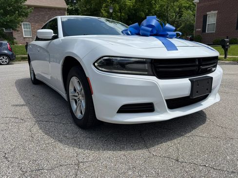 Used 2021 Dodge Charger SXT RWD image 9