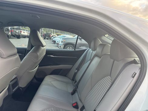 Used 2022 Toyota Camry SE FWD image 15