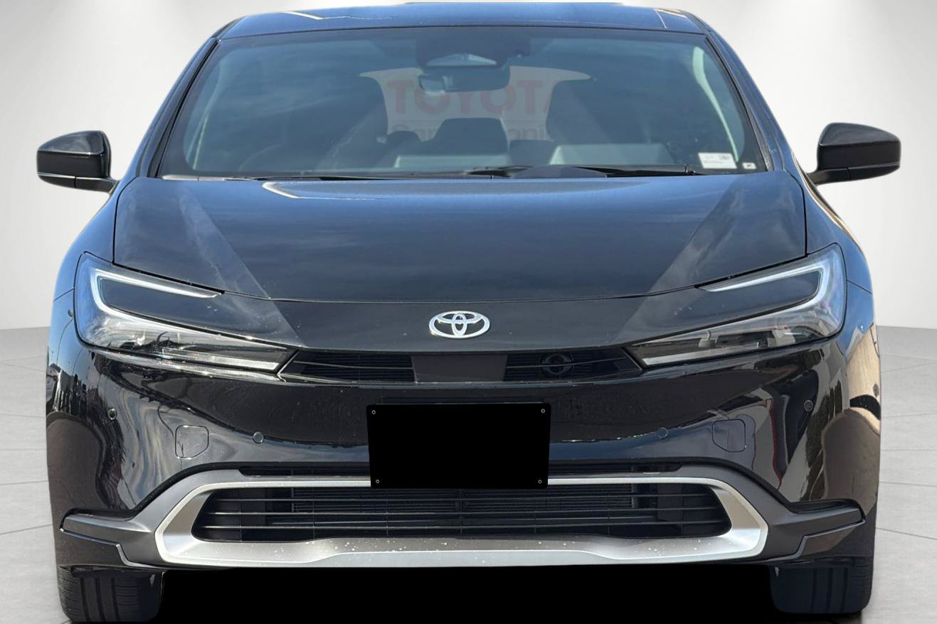 New 2027 Toyota Prius Plug-In Hybrid FWD image 7