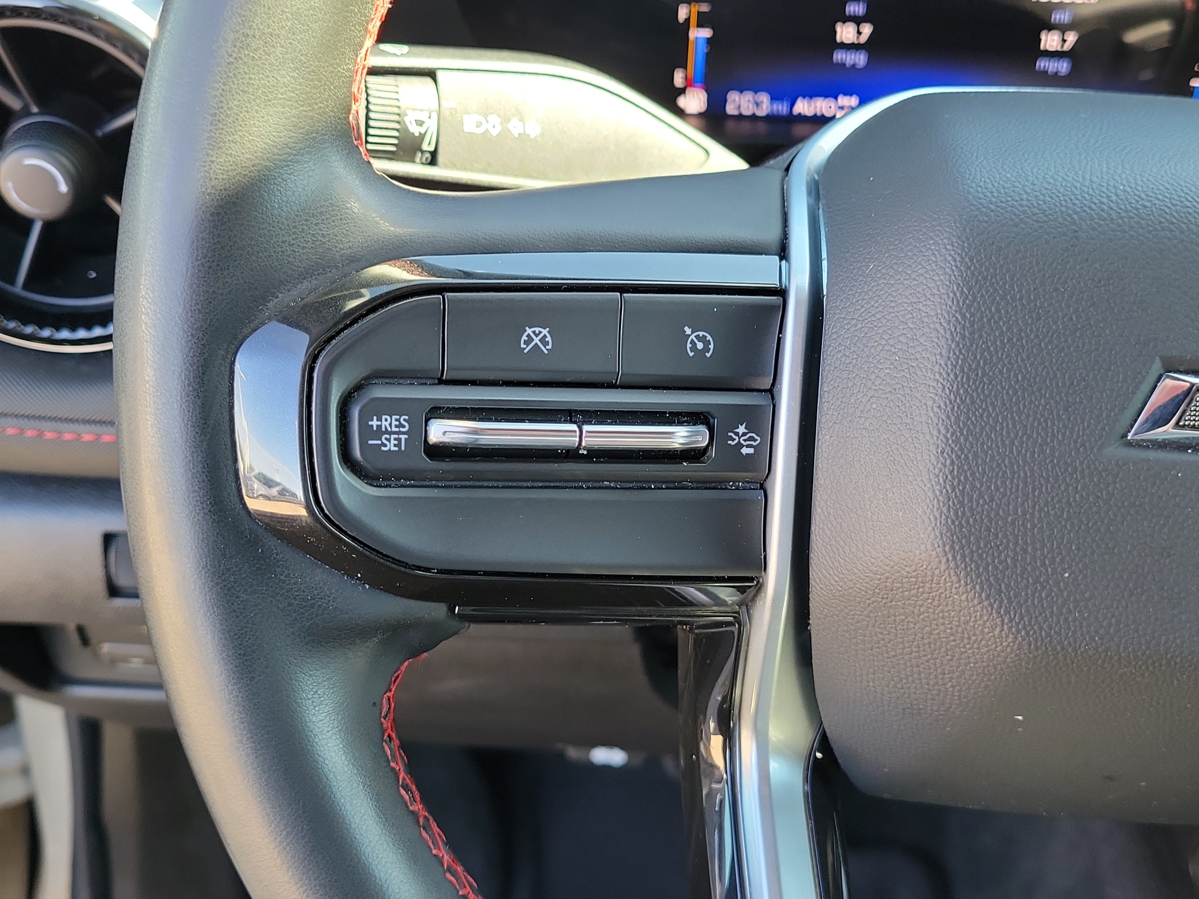 Used 2023 Chevrolet Colorado Z71 w/ Z71 Convenience Package 2 AWD/4WD image 22