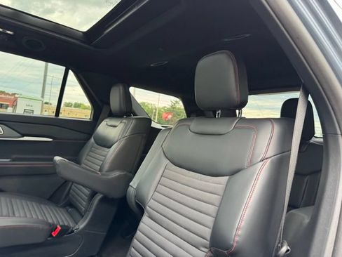 New 2026 Ford Explorer ST-Line w/ ST-Line Street Pack AWD/4WD image 11