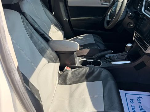 Used 2019 Toyota Corolla LE image 23